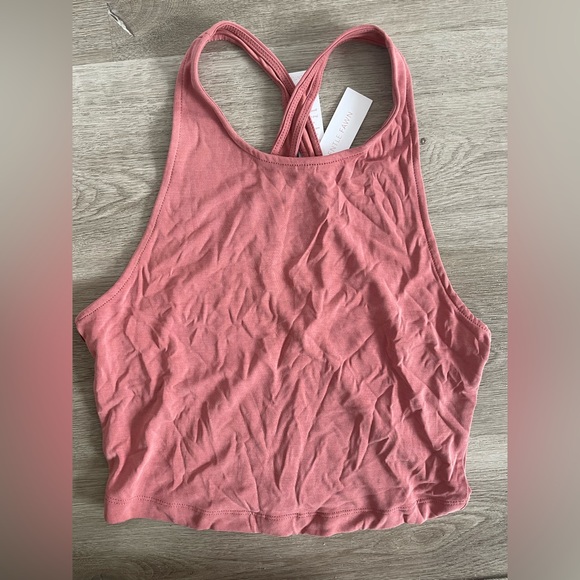 2 FOR 1 ✨ GENTLE FAWN MEDIUM CROPPED TANKS ✨ NWT - Picture 7 of 8